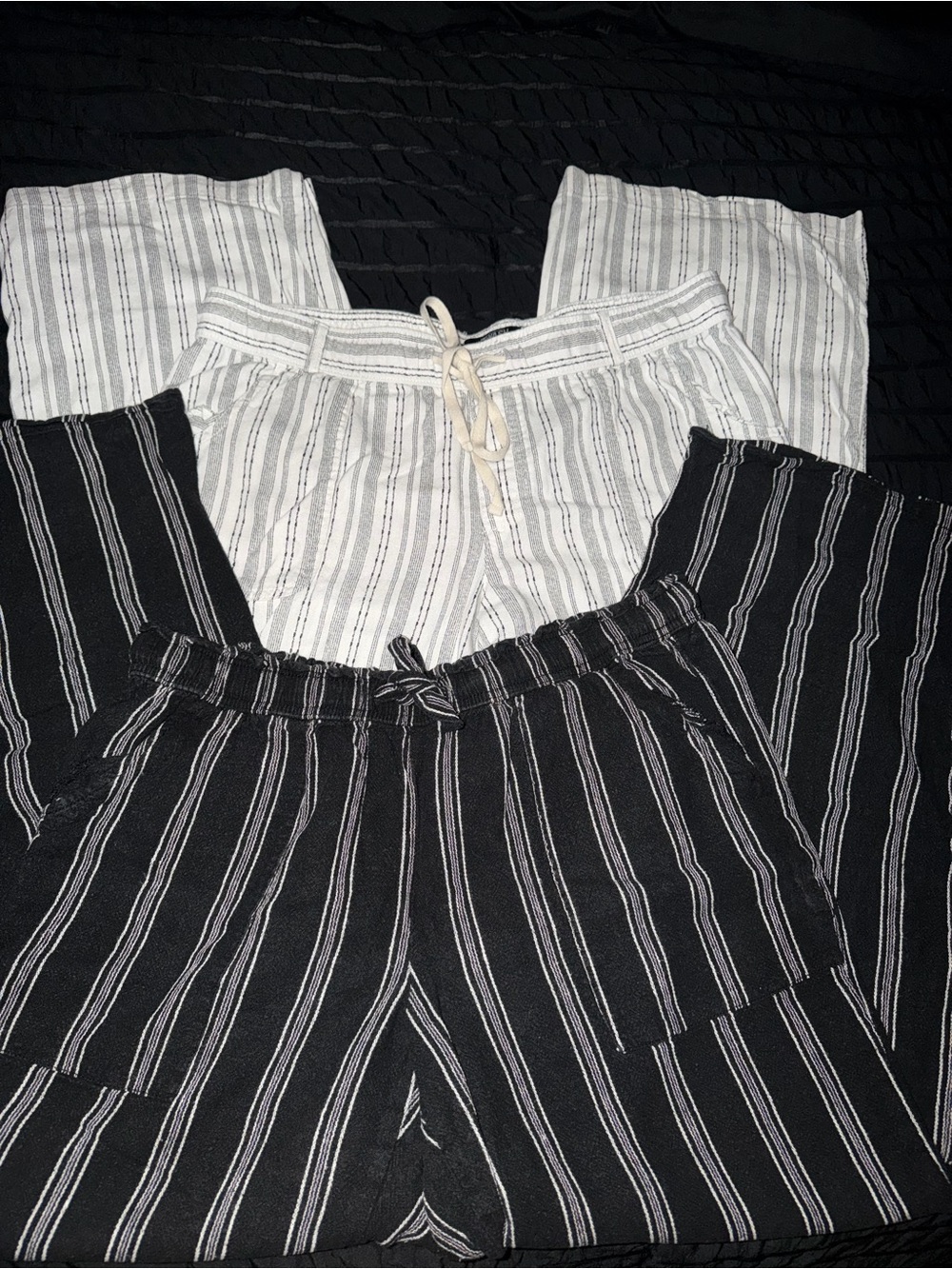 Striped Pull-On Womenโs Top in Black and White